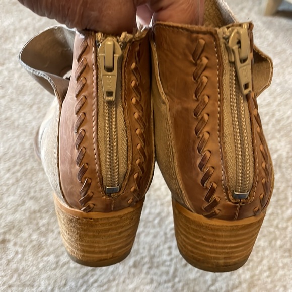 Cute leather booties - Picture 5 of 7